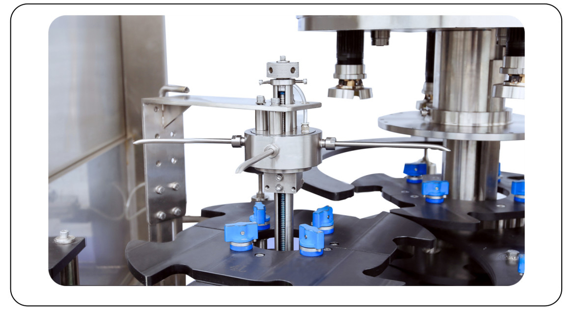 PLC dikendalikan Rotary Otomatis Sekrup Capping Mesin 8 Kepala 50ML-1000ML Max 9000 BPH