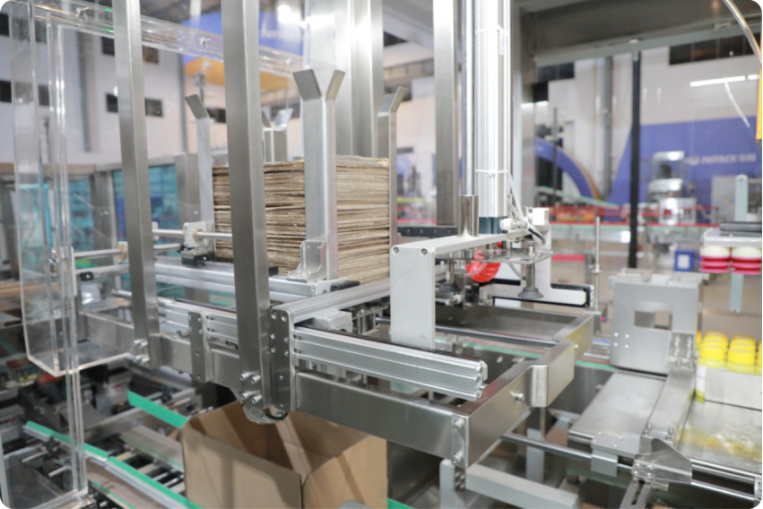 6-12 Karton/Min KZJ-2AH Mesin Pengemasan Karton Manipulator Otomatis Penuh 380V 5.5KW