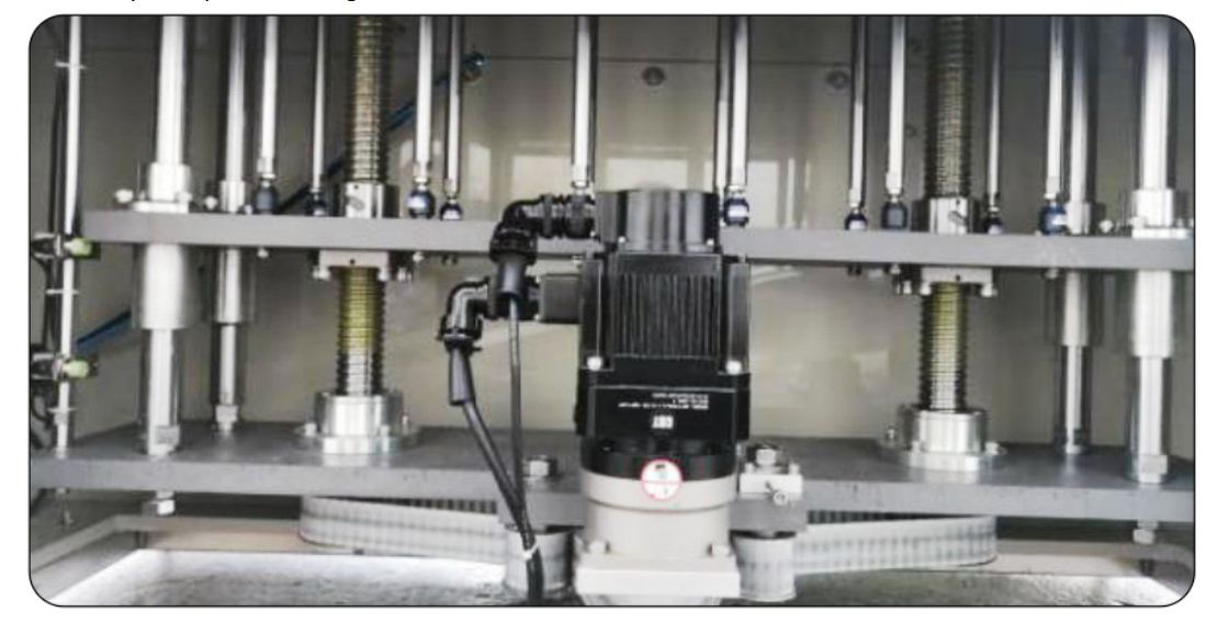 Anti Korosi PP Frame 12 Nozzles Mesin Pengisian Servo Piston Otomatis